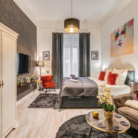 Sweet Dreams At Opera House Downtown Apartment Budapest Ngoại thất bức ảnh