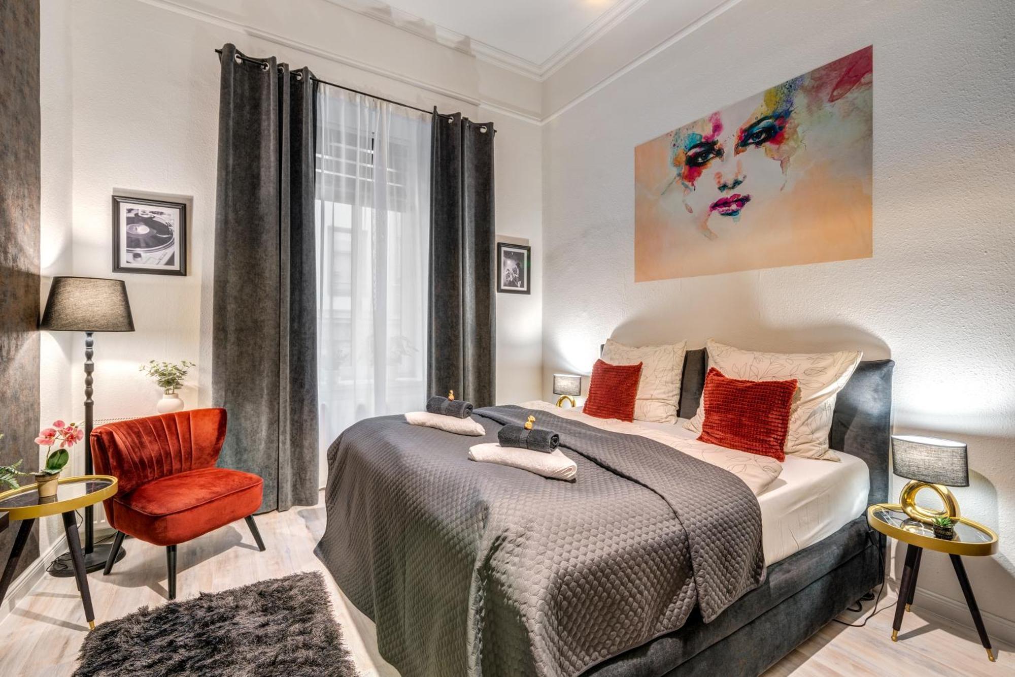 Sweet Dreams At Opera House Downtown Apartment Budapest Ngoại thất bức ảnh