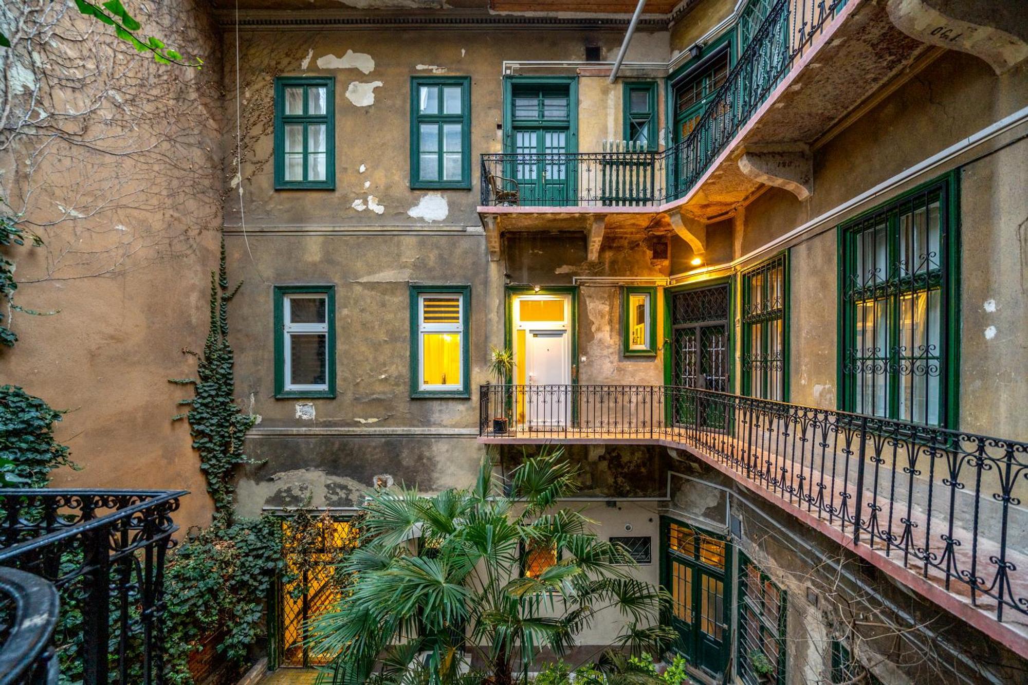 Sweet Dreams At Opera House Downtown Apartment Budapest Ngoại thất bức ảnh